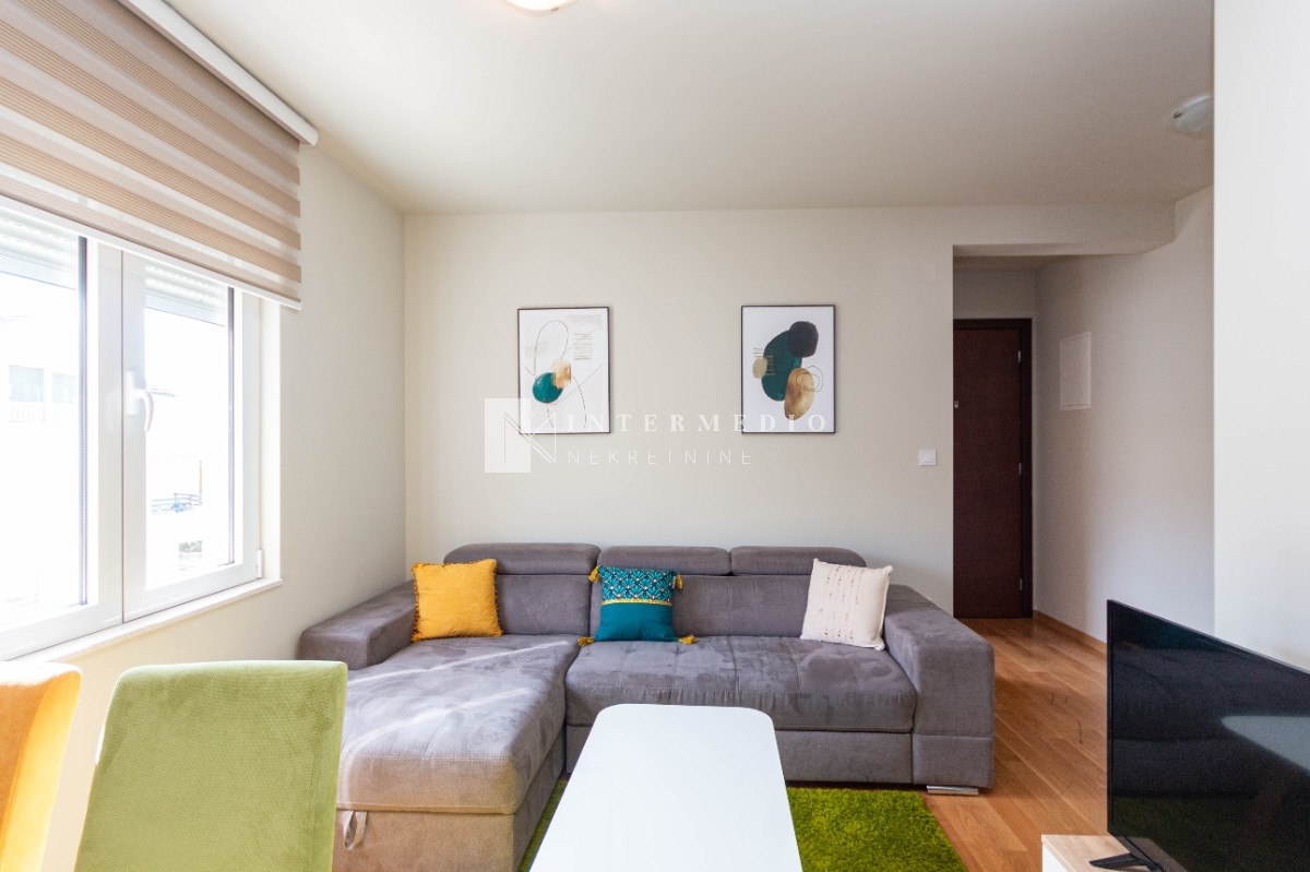 One-Bedroom Apartment First Line to the Sea – Đenovići